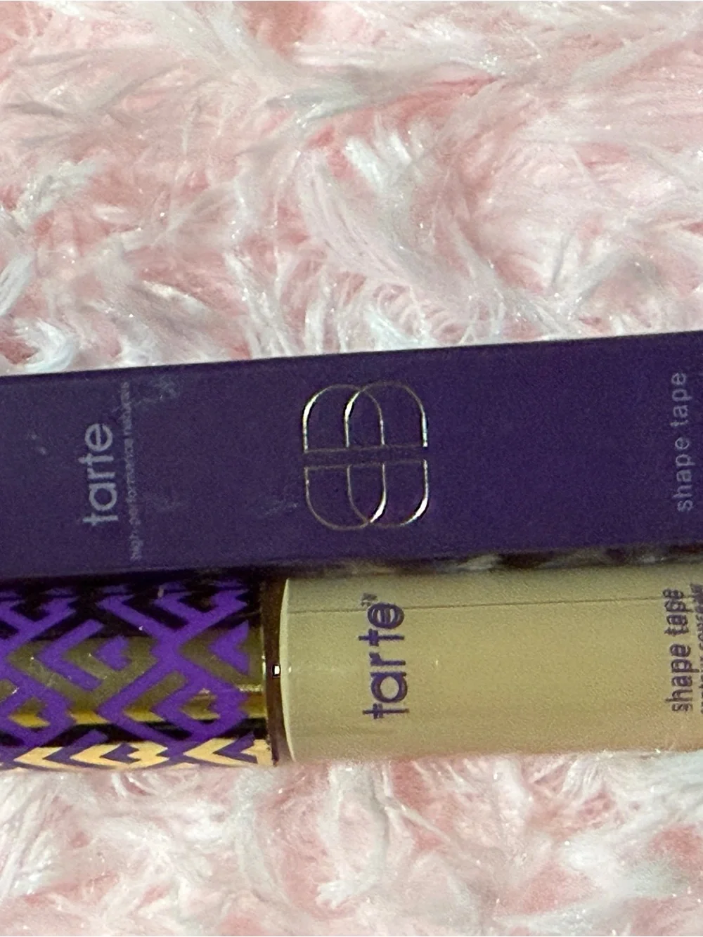 Shape Tape Concealer - 22B Light Beige